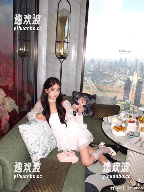 说不定17cc吃瓜网页里还有偶遇男女主角的惊喜？