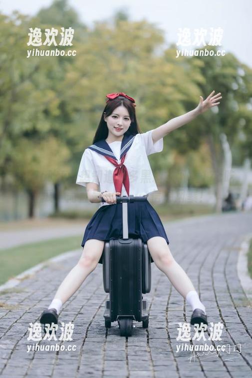 想知道更多黑料？下载17c吃瓜，简直是一场……信息风暴！