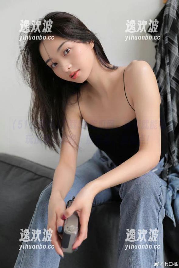 下载51吃瓜网，首页就能畅玩瓜事，来吧，别害羞，放松点！