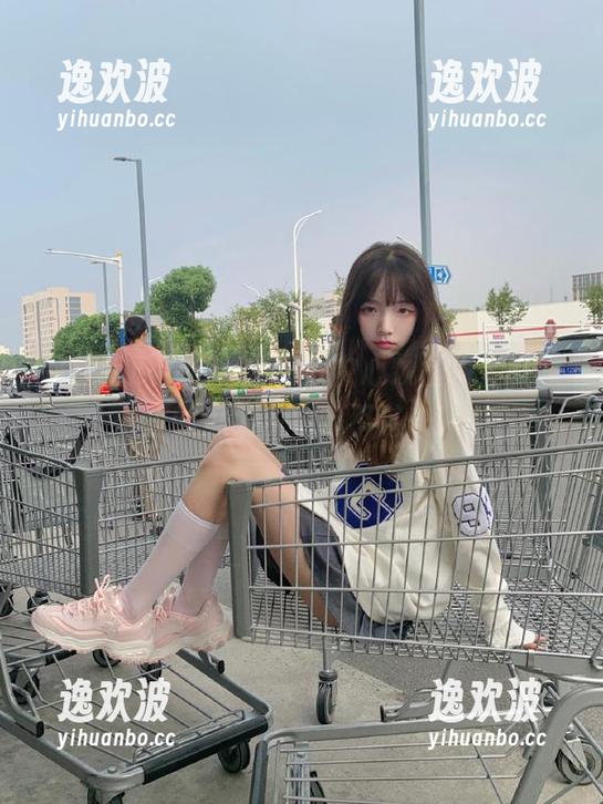 91吃瓜中心烦恼了，视频里的瓜太多，吃不过来！