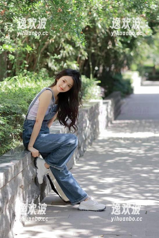 五一吃瓜网页版：分享你的瓜，顺便给你的手指做个健身吧！