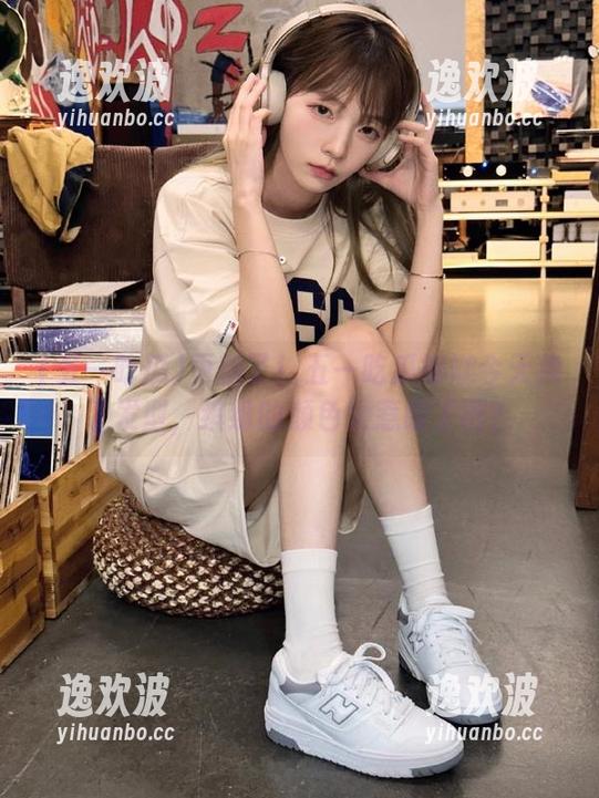 更新了！五一吃瓜娜娜今天换了发型，缤纷的颜色太惹眼了吧？