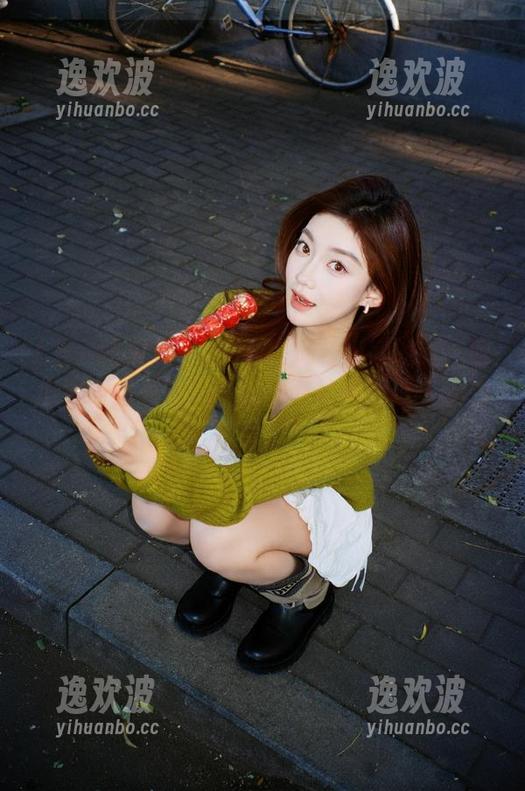 还有什么比链接娜娜的五一吃瓜更有意思的？今天又要被她的迷人魅力吸引了！