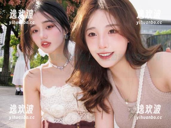 在免费吃瓜官网上，网红的逆袭之路可以有多疯狂？