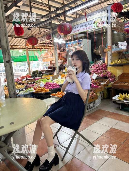 吃瓜论坛网站，别低头，那里可有一片“草根”的王国等你来撩～