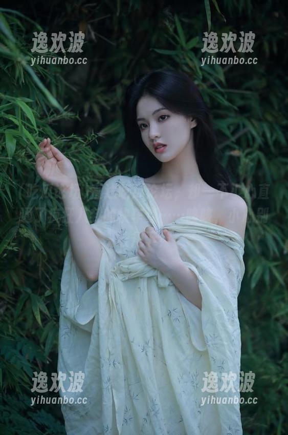 直达吃瓜论坛，却一不小心直通了疯狂八卦的快车道……咳咳，小心别被甩下！