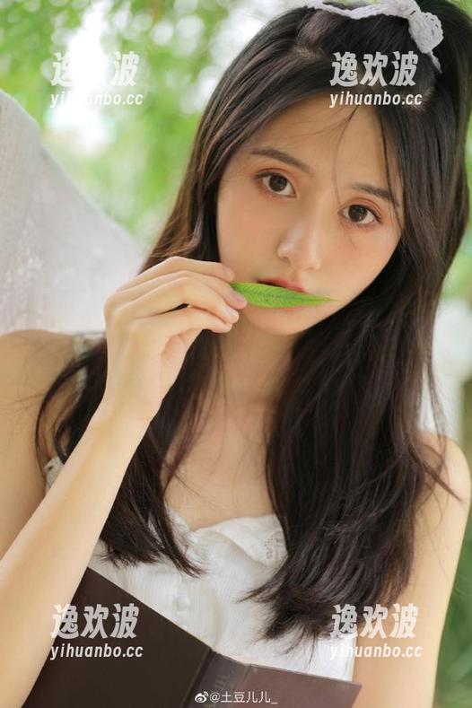 ‘好莱坞黑料正能量’网页版更新，果然又让我嘴角上扬，爽爆了！