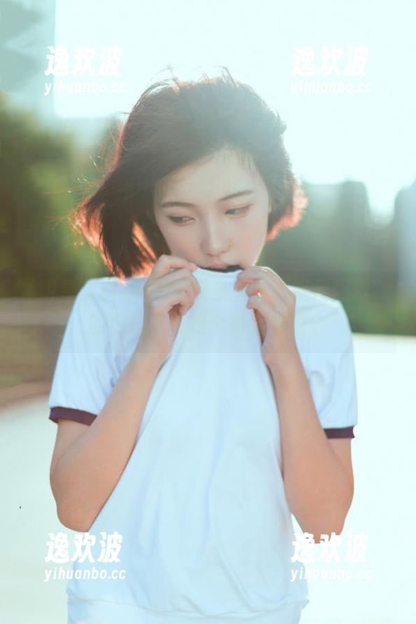网页上那条关于“明星黑料”的热搜，真是个高能预警。