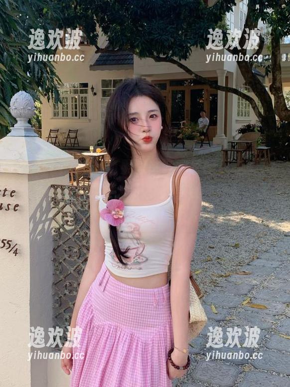 如果你也被圈里的瓜吸引，赶快下载最新黑料不打烊，耍帅如我，不怕丢人！
