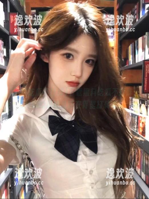 下载黑料吃瓜不打烊，往期的瓜味儿还在胃里打转呢。