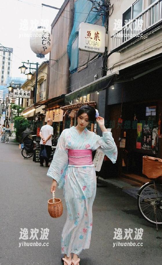 肚子饿了，但脑子却只想着黑料在线的播放列表